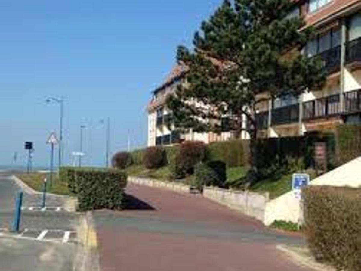 Appartement Refait A Neuf Avec Loggia Et Parking, A 2 Pas De La Plage Et Des Commerces - Fr-1-712-7 Villers-sur-Mer Exterior foto