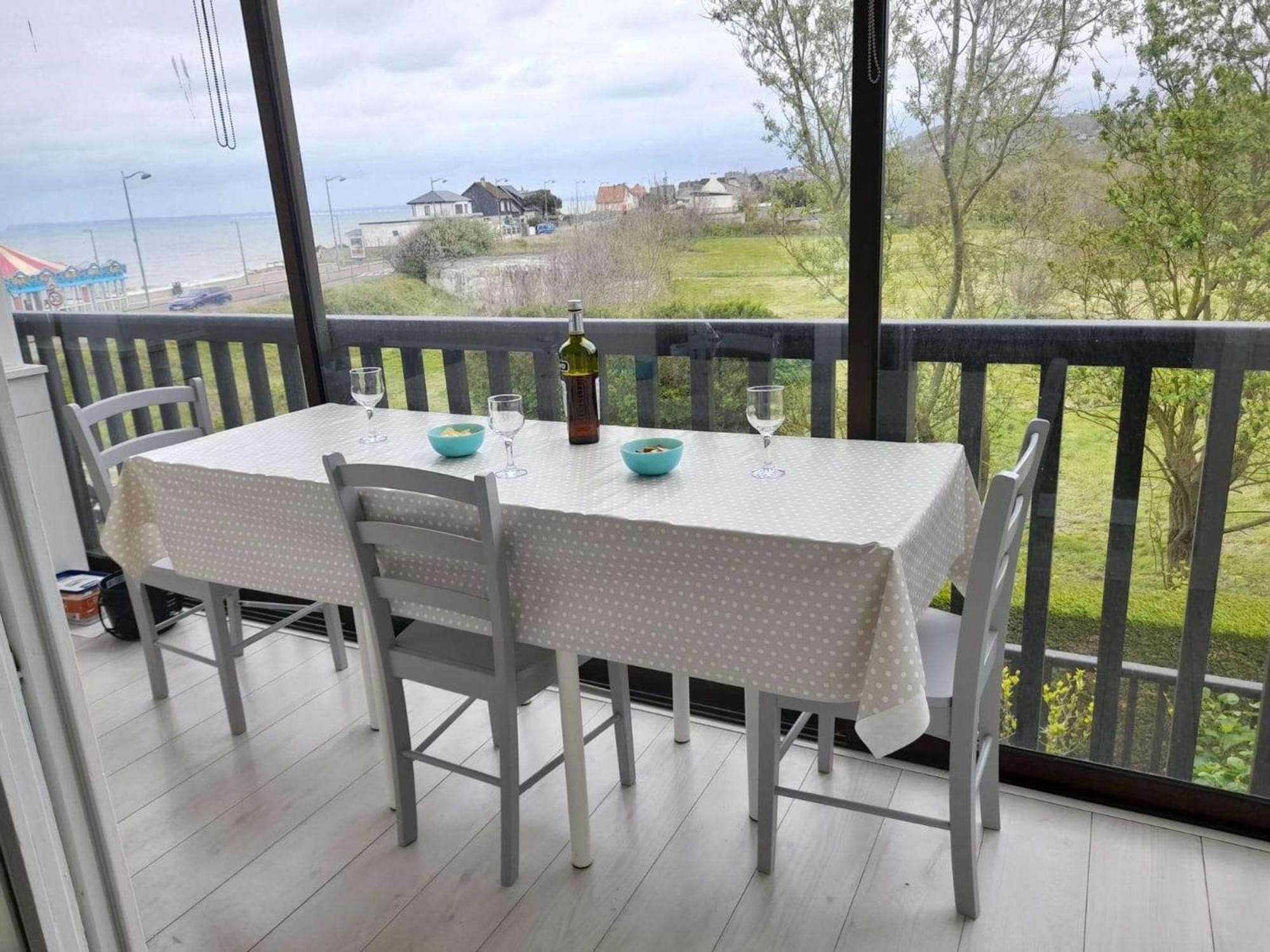 Appartement Refait A Neuf Avec Loggia Et Parking, A 2 Pas De La Plage Et Des Commerces - Fr-1-712-7 Villers-sur-Mer Exterior foto
